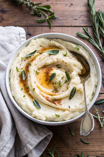 Buttery Herbed Mashed Potatoes Recipe – Creamy, Fluffy, and Packed with Fresh Flavor